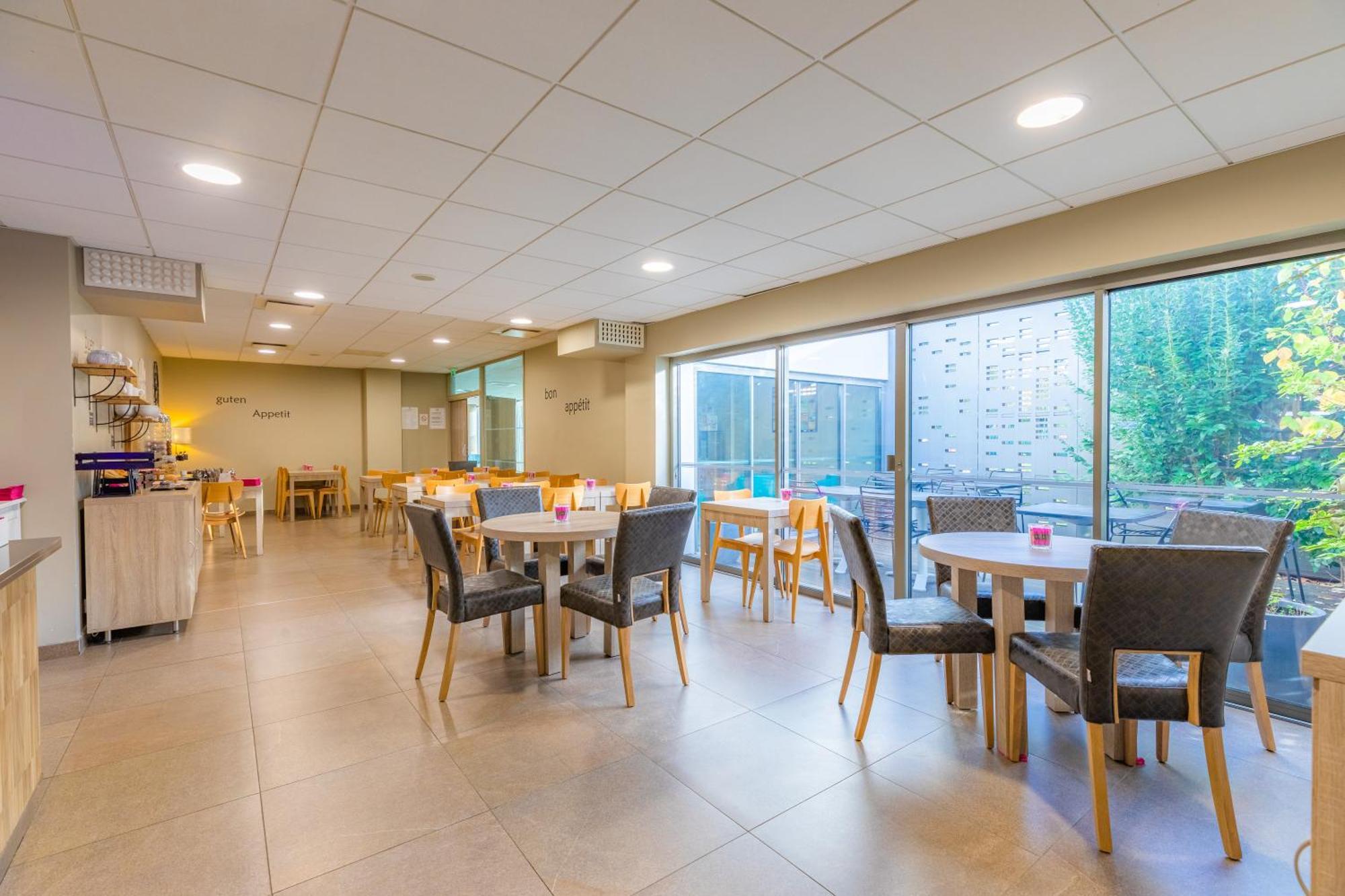อัปปาร์ตซิตี้ กงฟอร์ เรนส์ - เซสซง เซอวีญ Aparthotel เซซง เซวินเญ ภายนอก รูปภาพ